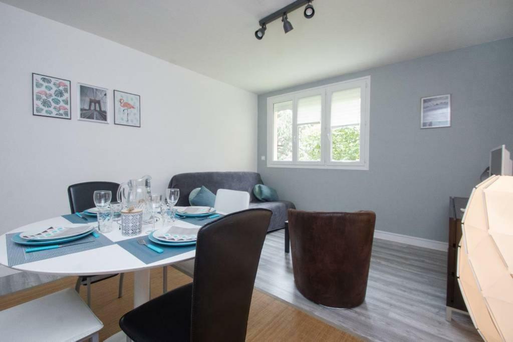 Appartement 2 Chambres - Parking Prive レンヌ エクステリア 写真