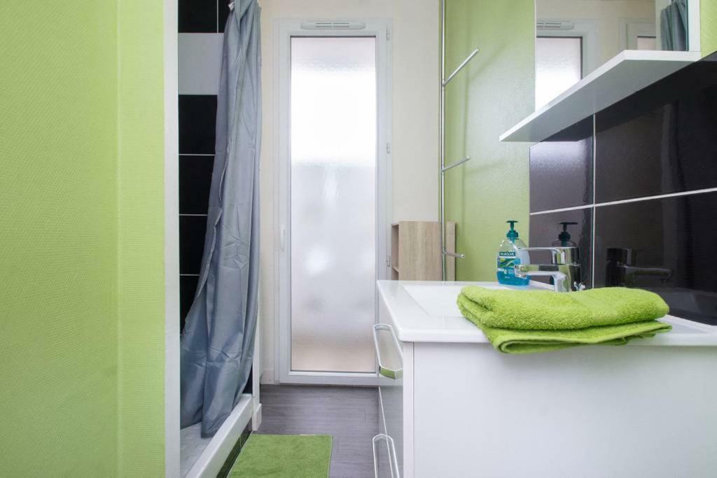 Appartement 2 Chambres - Parking Prive レンヌ エクステリア 写真